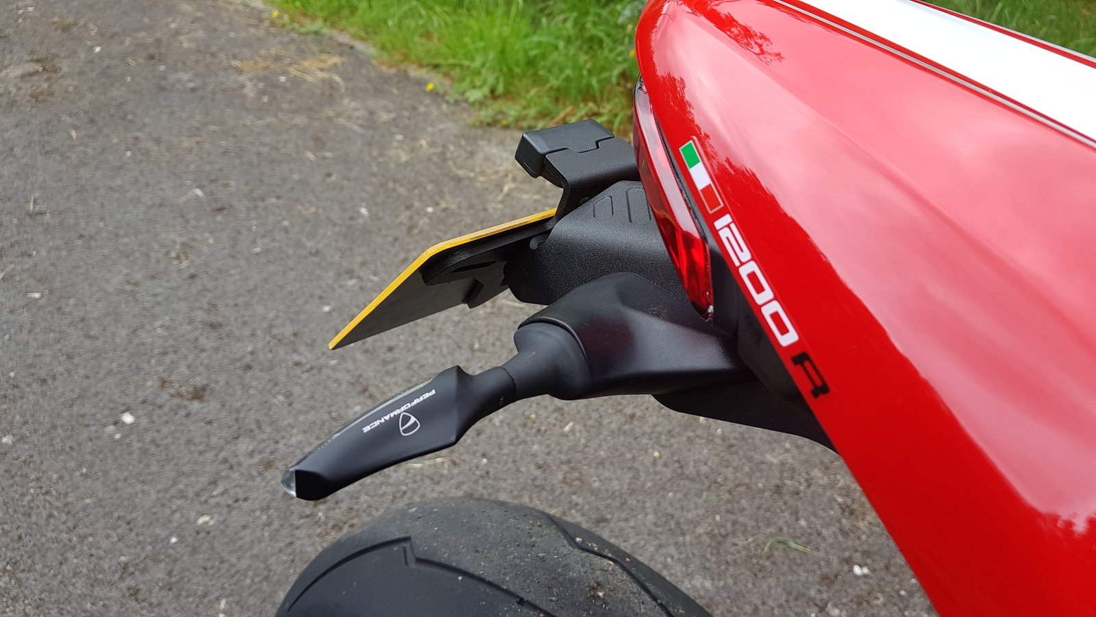 Ducati monster deals indicators