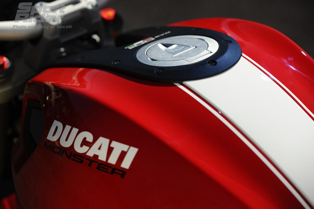 146_1104+2012_ducati_monster_1100_evo_13+.jpg