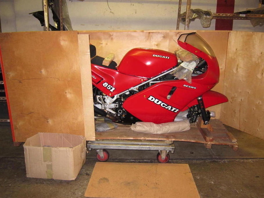 1989-ducati-851-luchinelli-replica-racing-bike-new-in-crate-up-for-grabs-photo-gallery_6.jpg