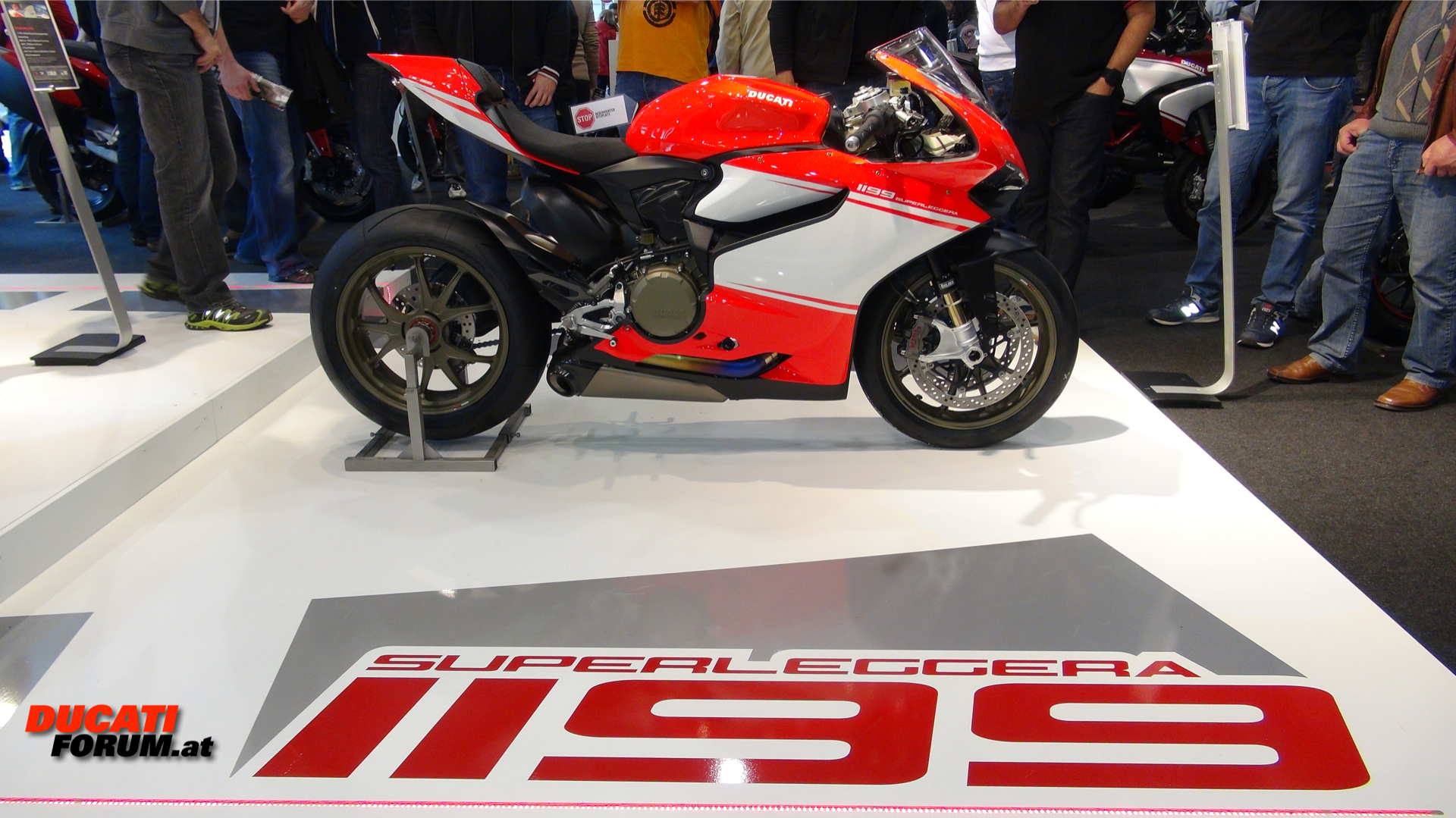 2 Ducati 1199 Superleggera.JPG