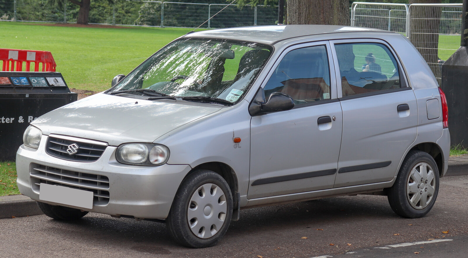 2004_Suzuki_Alto_GL_1.1_Front.jpg