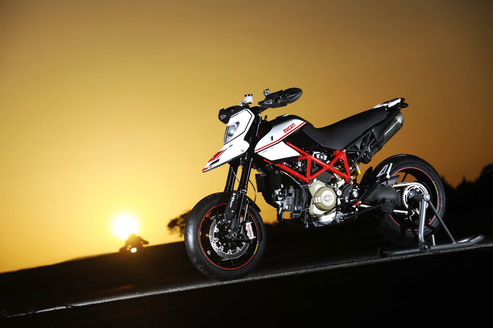 2010-Ducati-Hypermotard1100EVOSPe.jpg