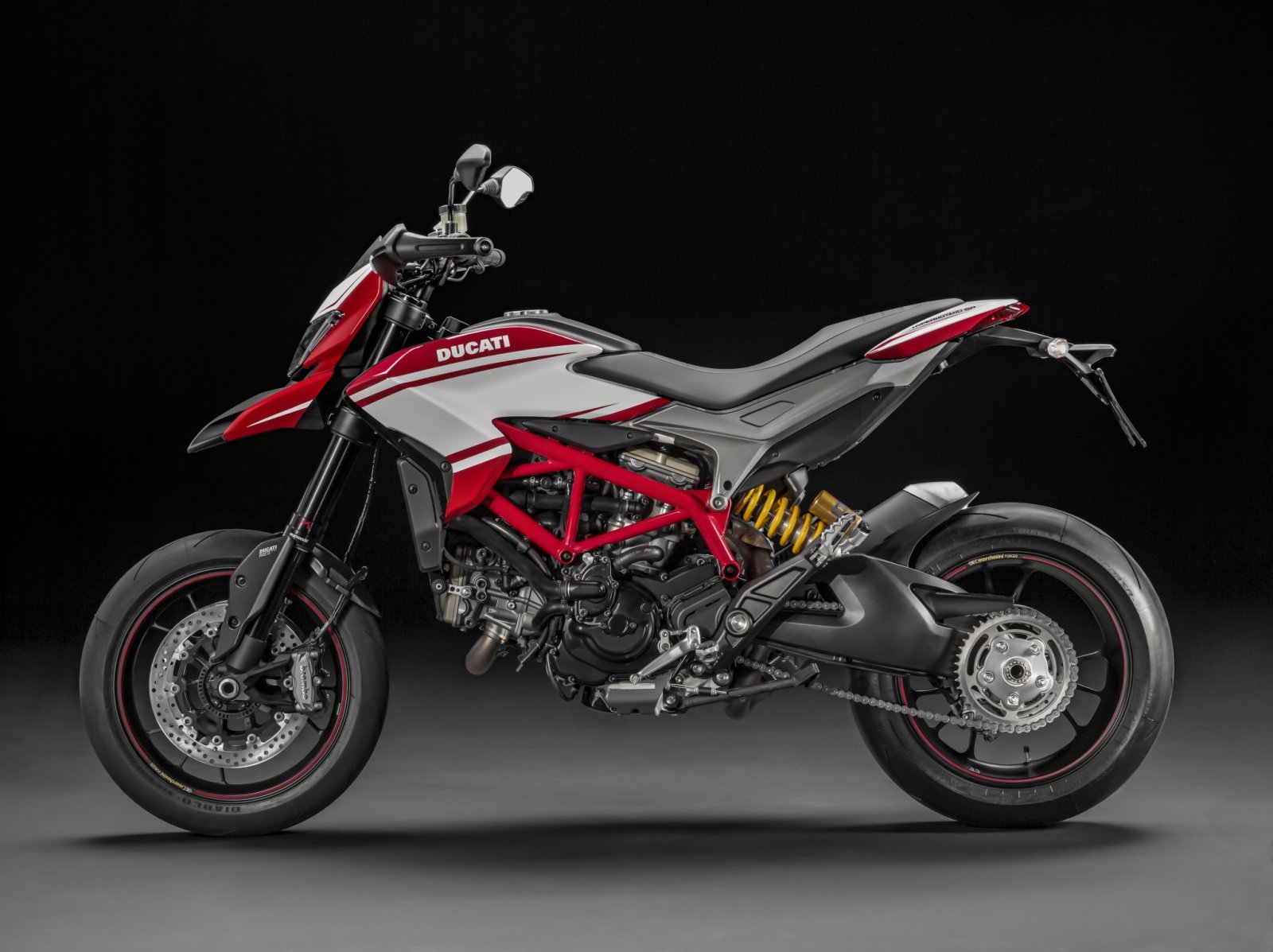 2015-ducati-hypermotard-sp-shows-off-new-color-scheme-photo-gallery_23.jpg