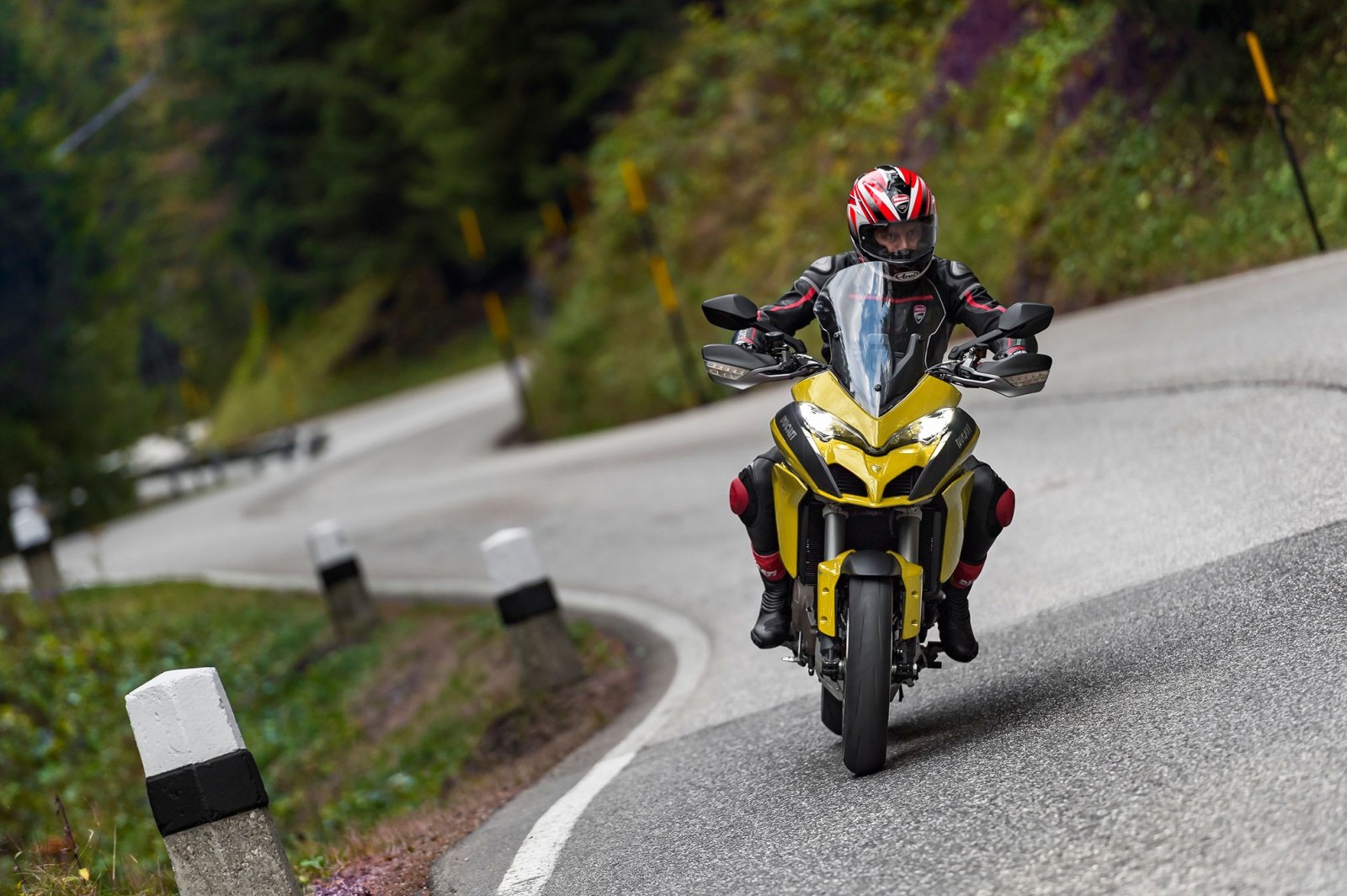 2015-Ducati-Multistrada-1200S-DVT1.jpg