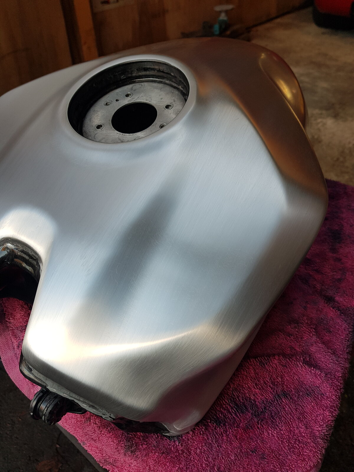 1299 - Fuel Tank Stripped Back To Aluminium | Ducati Forum