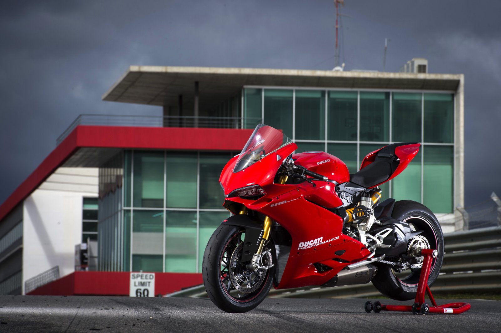 26-1299PanigaleS_KitPerformance_24.jpeg