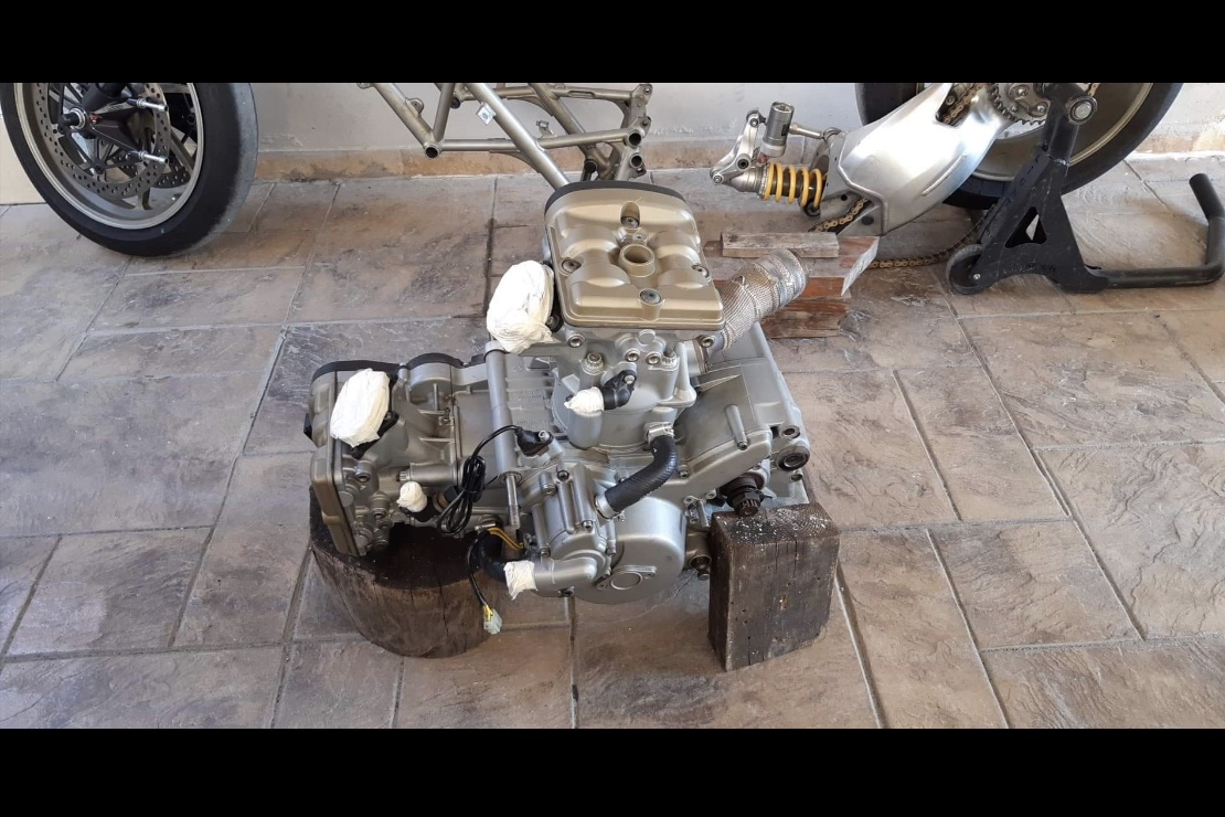 ducati 1098 engine