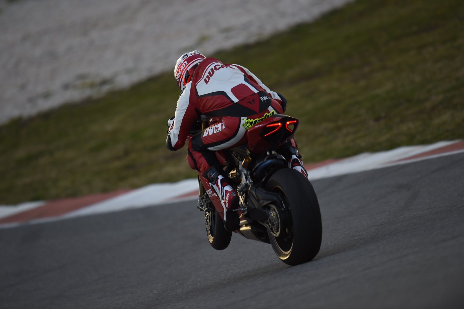 35-1299PanigaleS_KitPerformance_03.jpeg