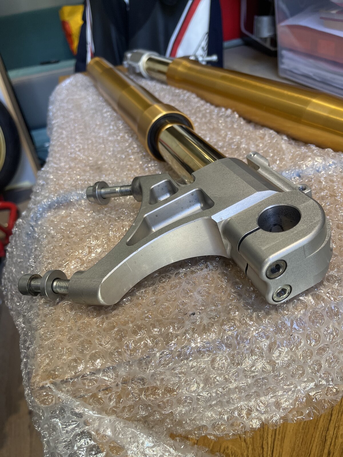 For Sale - Ohlins Fg34 R&t Forks | Ducati Forum