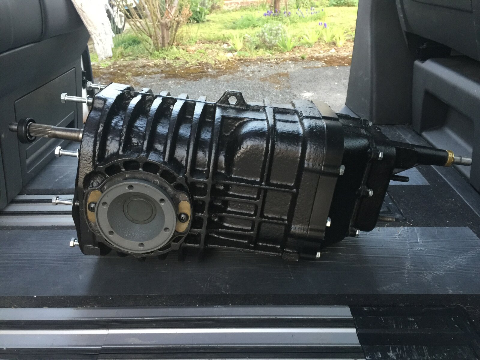 6 Rib Gearbox refurbed.jpg