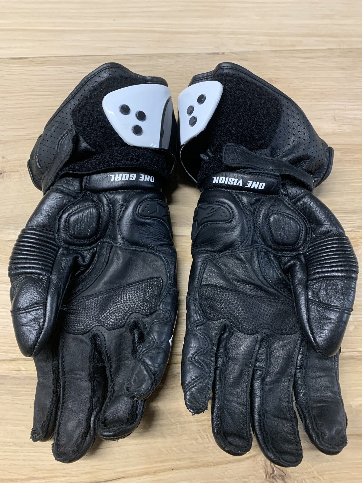 For Sale - Alpinestars Gp Pro Gloves | Ducati Forum