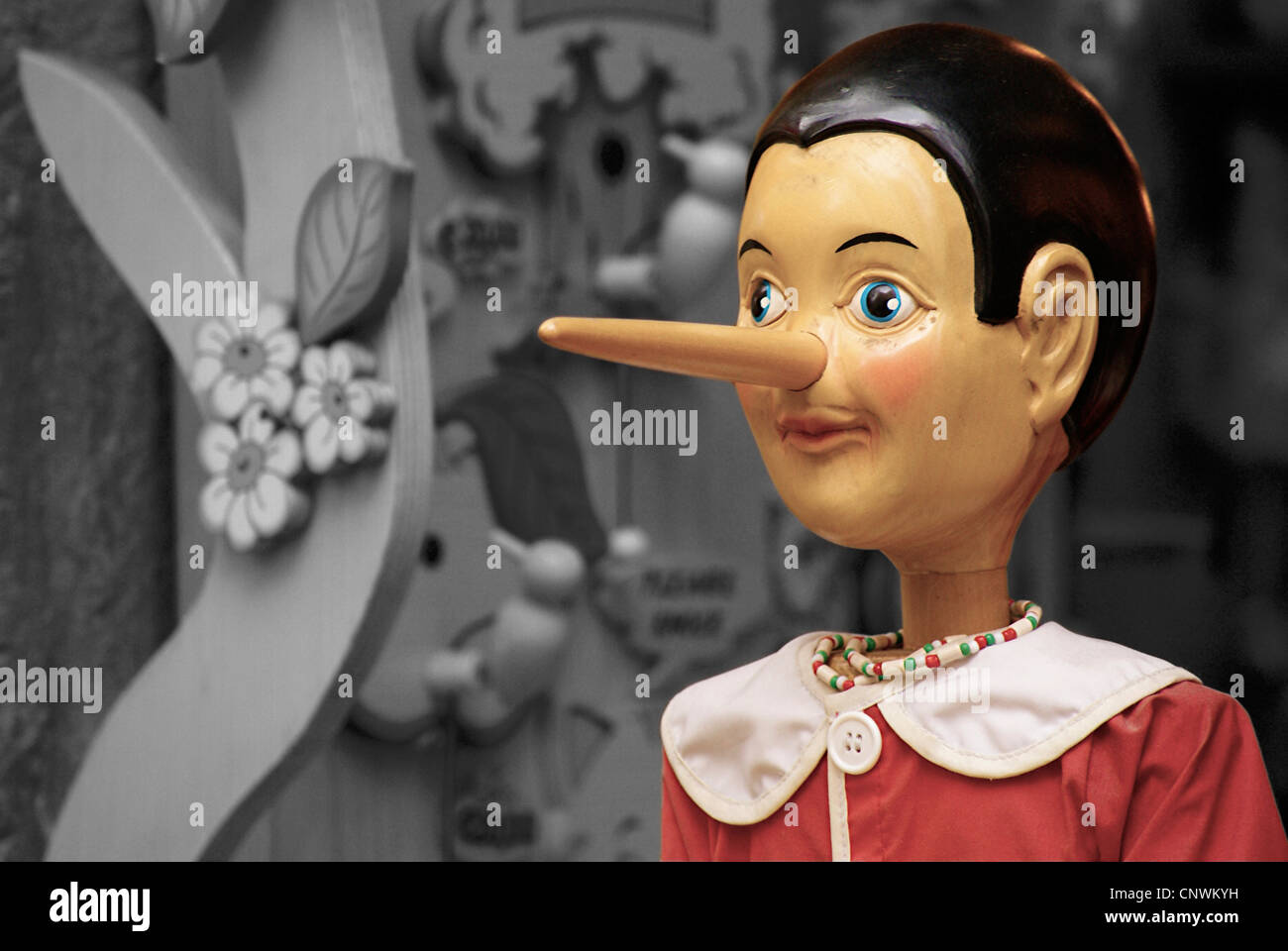 a-pinocchio-wooden-puppet-sold-in-a-carpenters-boutique-in-old-firenze-CNWKYH.jpg