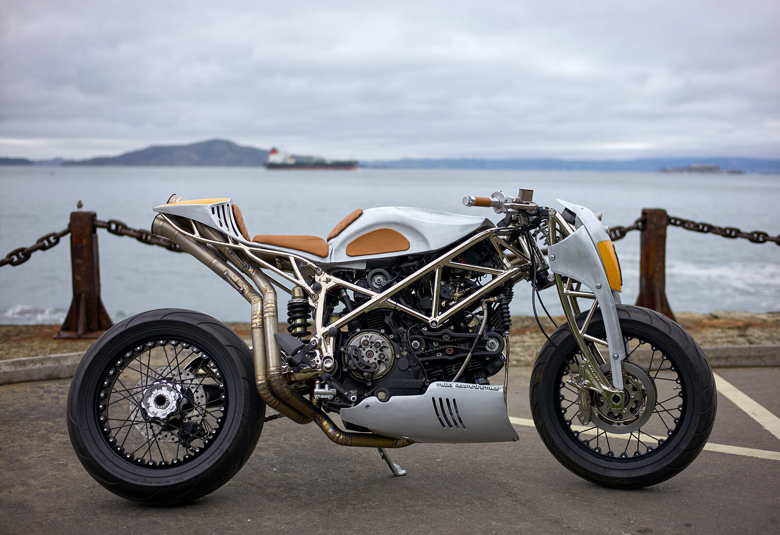 Al_Borroni_Ducati_999_cafe_racer_BIGS_01.jpg