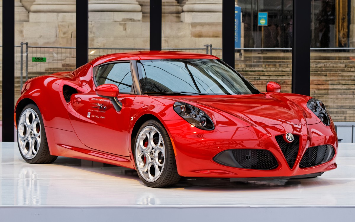 Alfa_Romeo_4C.jpeg