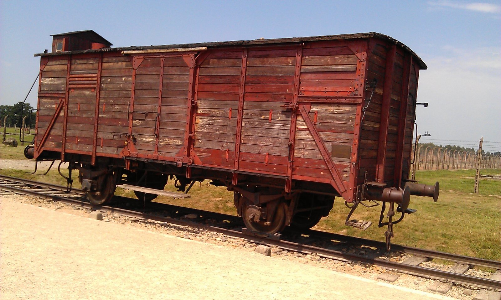 Ausch birkenau - rail wagon - 18-07-15.jpg