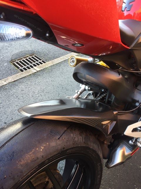 carbon fibre mudguard.jpg