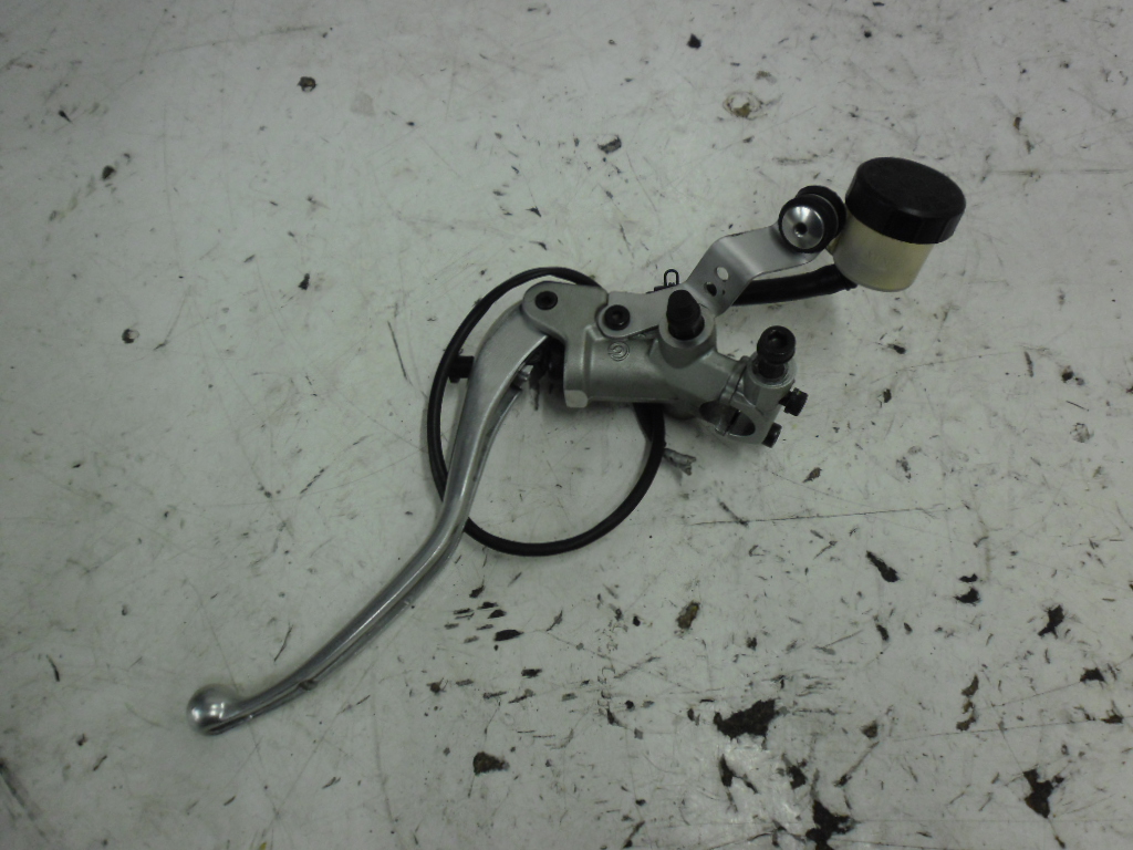 Clutch Master Cylinder 1.JPG