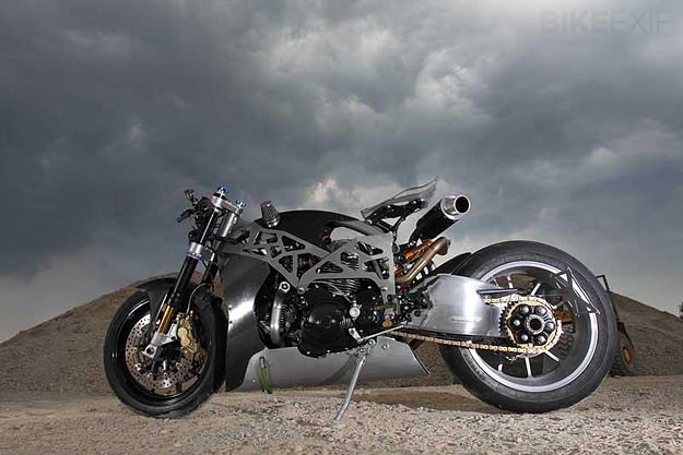 custom-ducati-monster-carbon_fiber_strange_frame.jpg