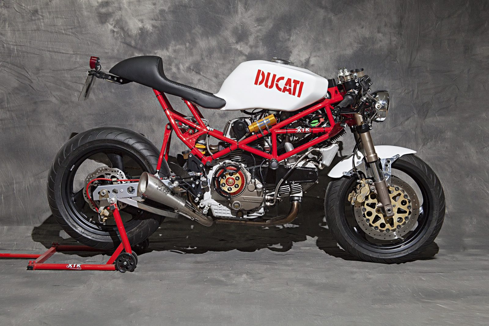 custom-ducati-motorcycle-1-1600x1067.jpg