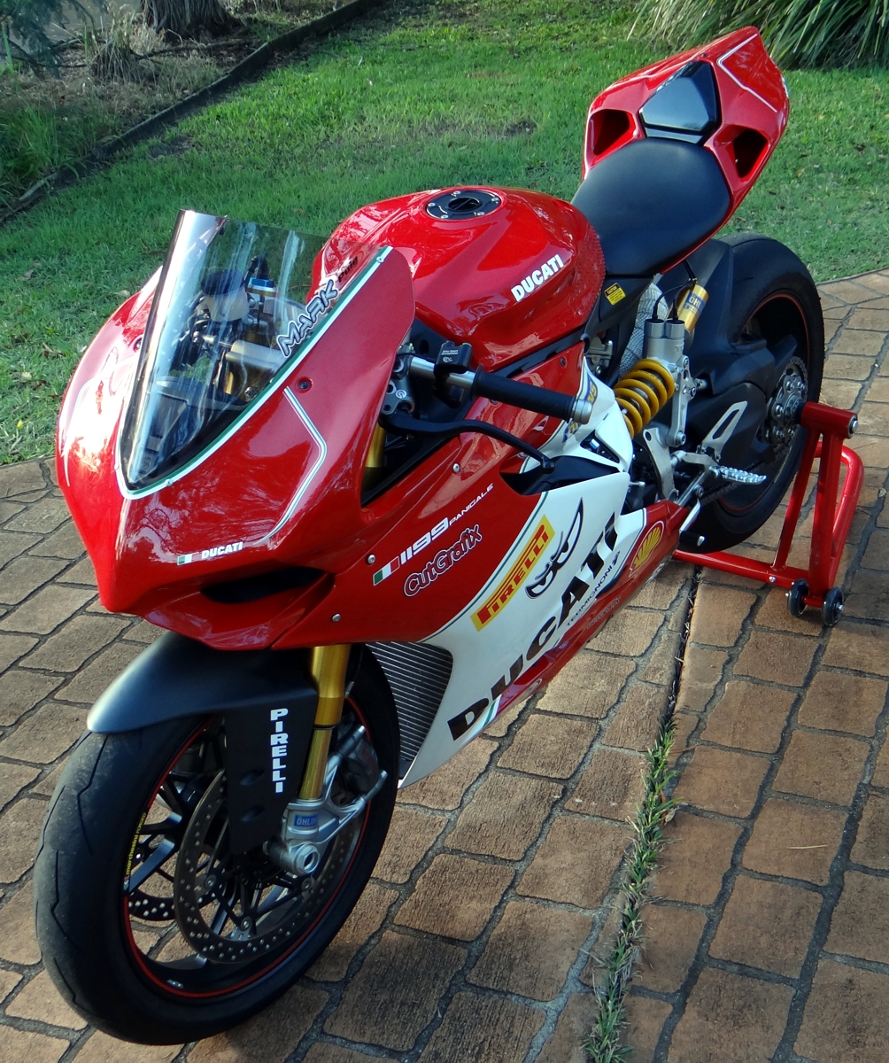 CutGrafix Panigale 2.jpg