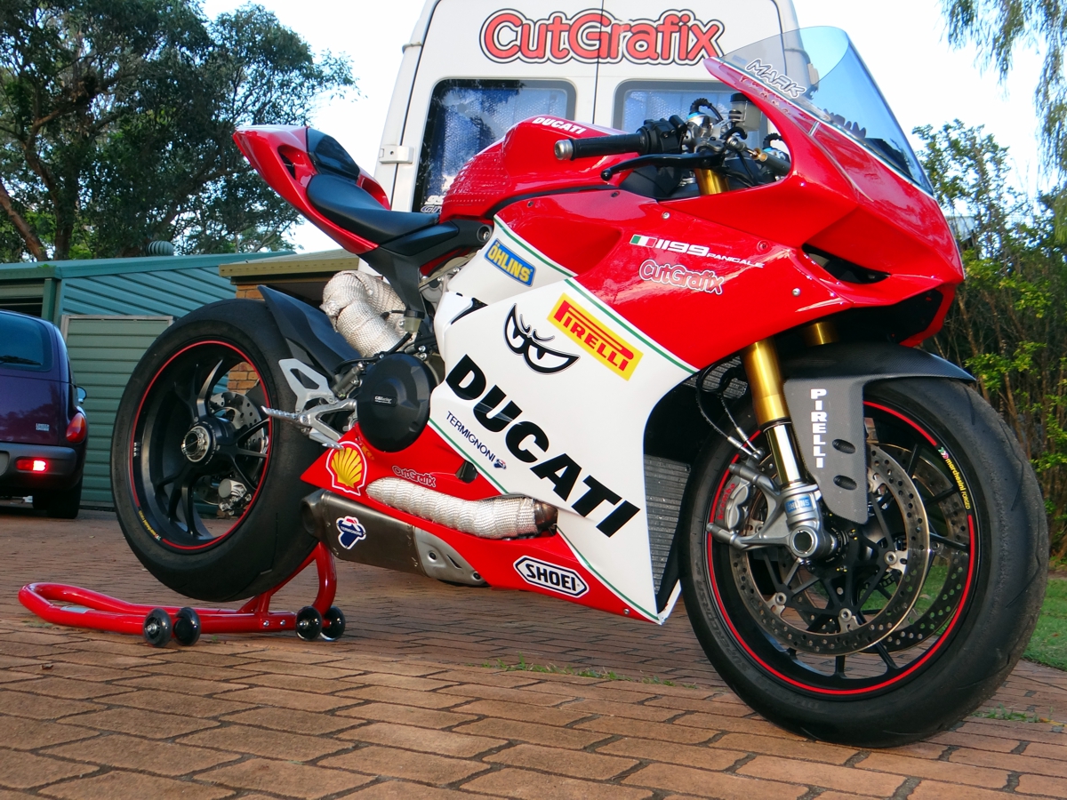 CutGrafix Panigale.jpg