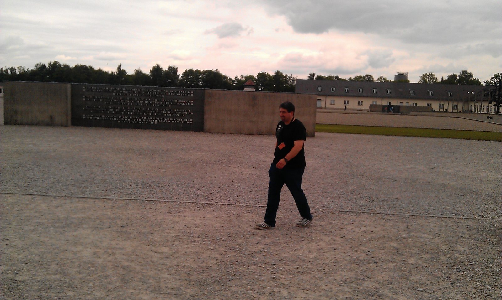 Dachau - main memorial 13-07-15.jpg