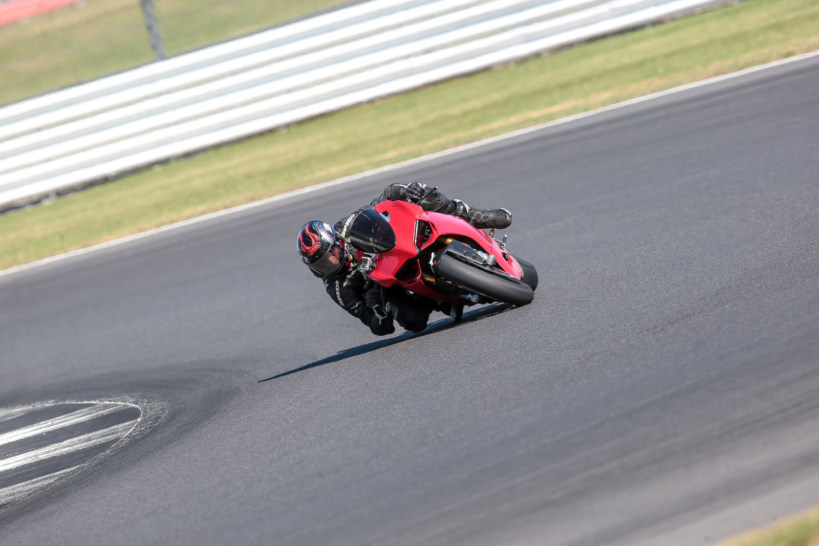 downloadh_150816_1778_silverstone.jpg