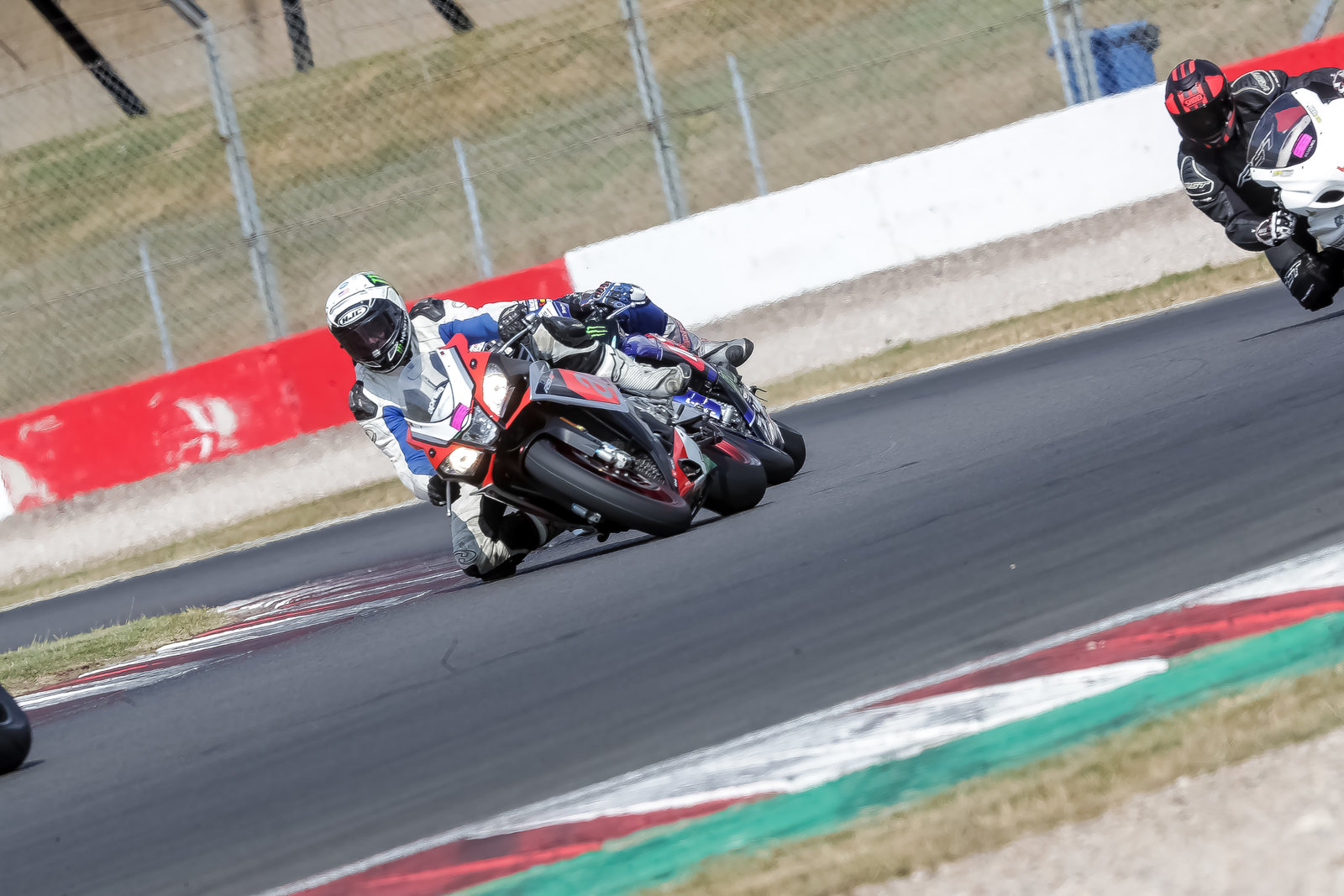 downloadl_170718_0220_donington_park.jpg