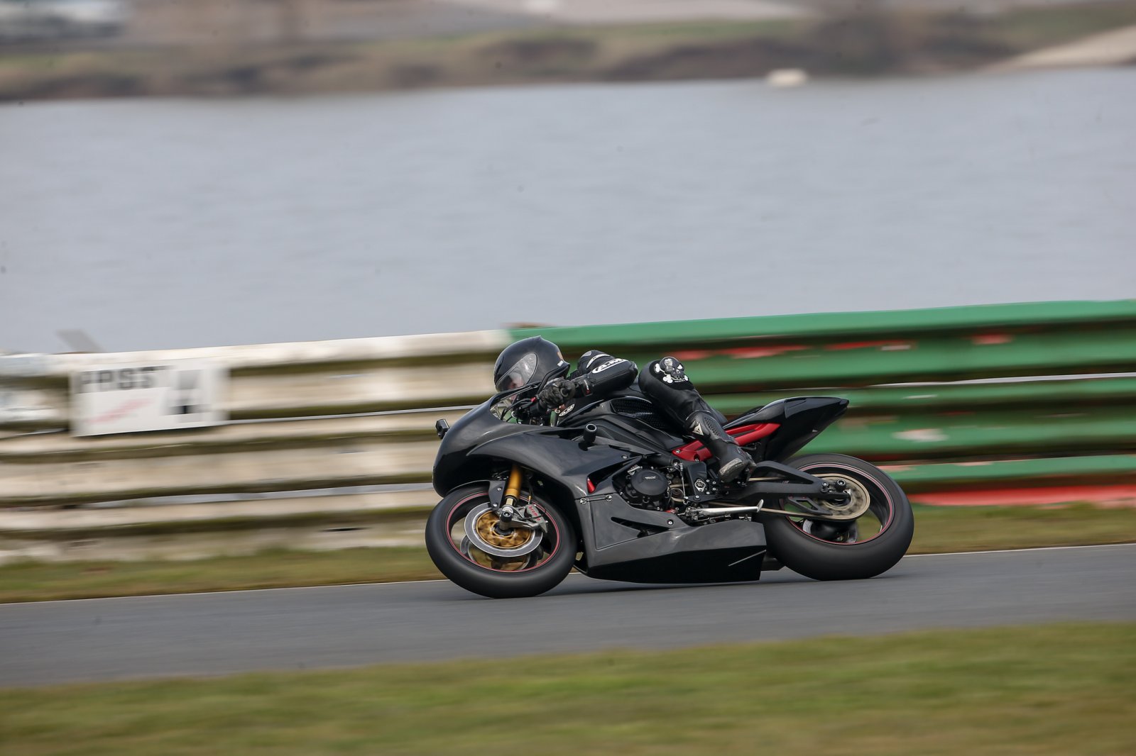 downloadz_120316_2523_mallory_park.jpg