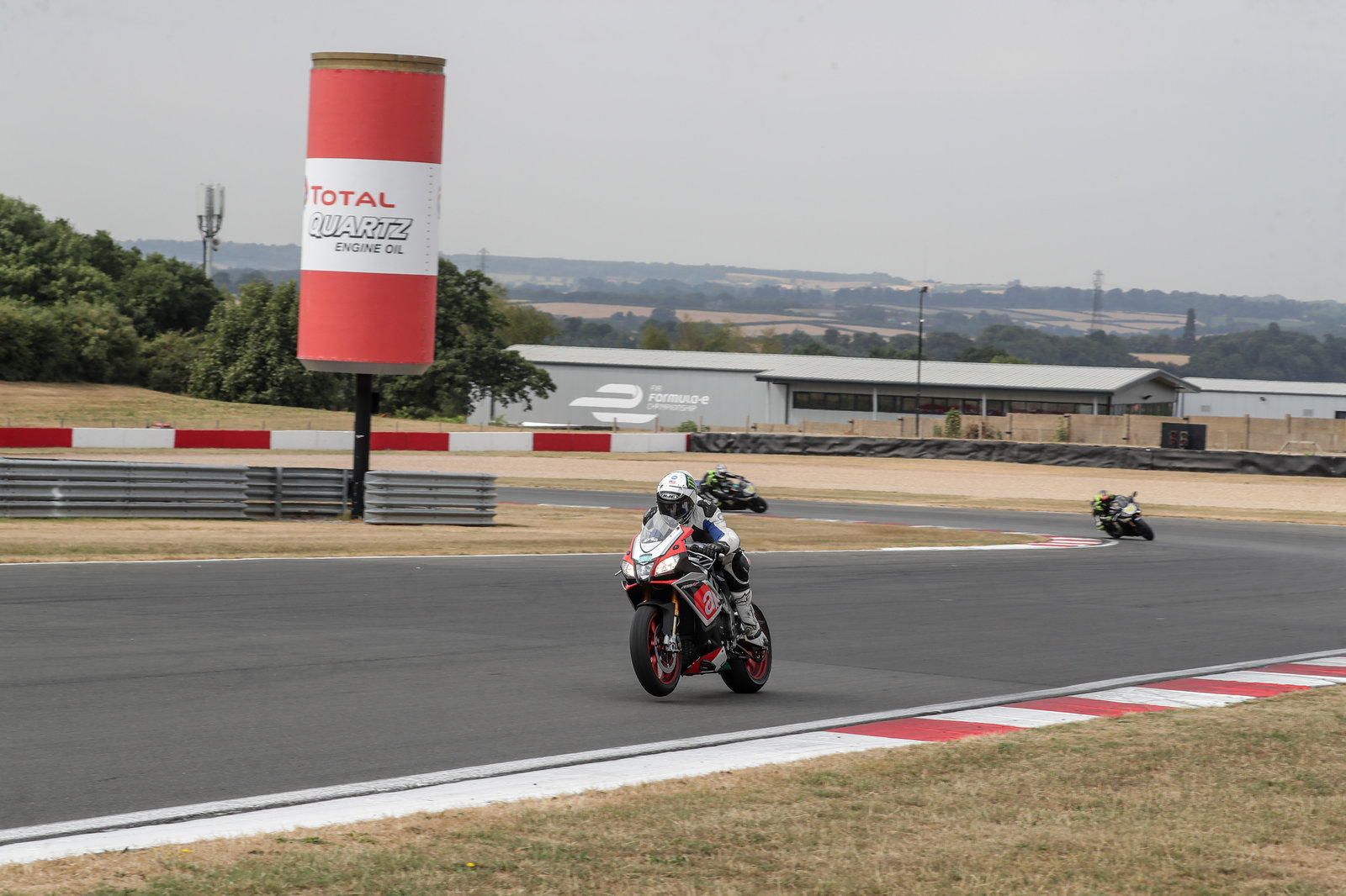 downloadz_260718_2981_donington_park.jpg