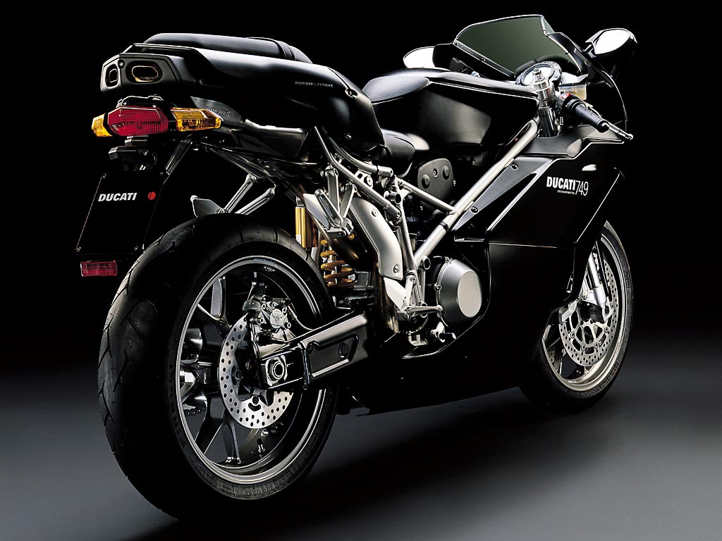 ducati-749-dark-07.jpg