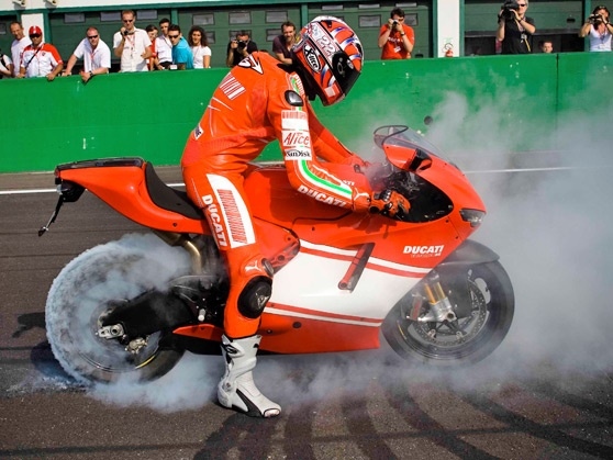 ducati-desmosedici-rr-burnout.jpg