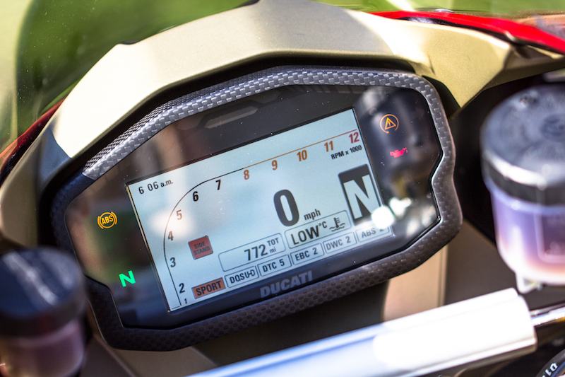 Ducati Panigale 1299s Carbon Dash Cover (1 of 2).jpg