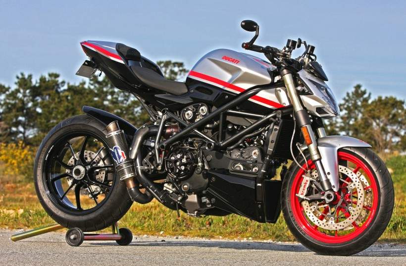 Ducati Streetfighter Corse.jpg