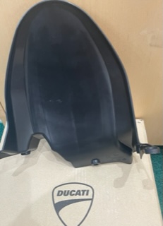 Ducati V4S Mudguard12.jpg