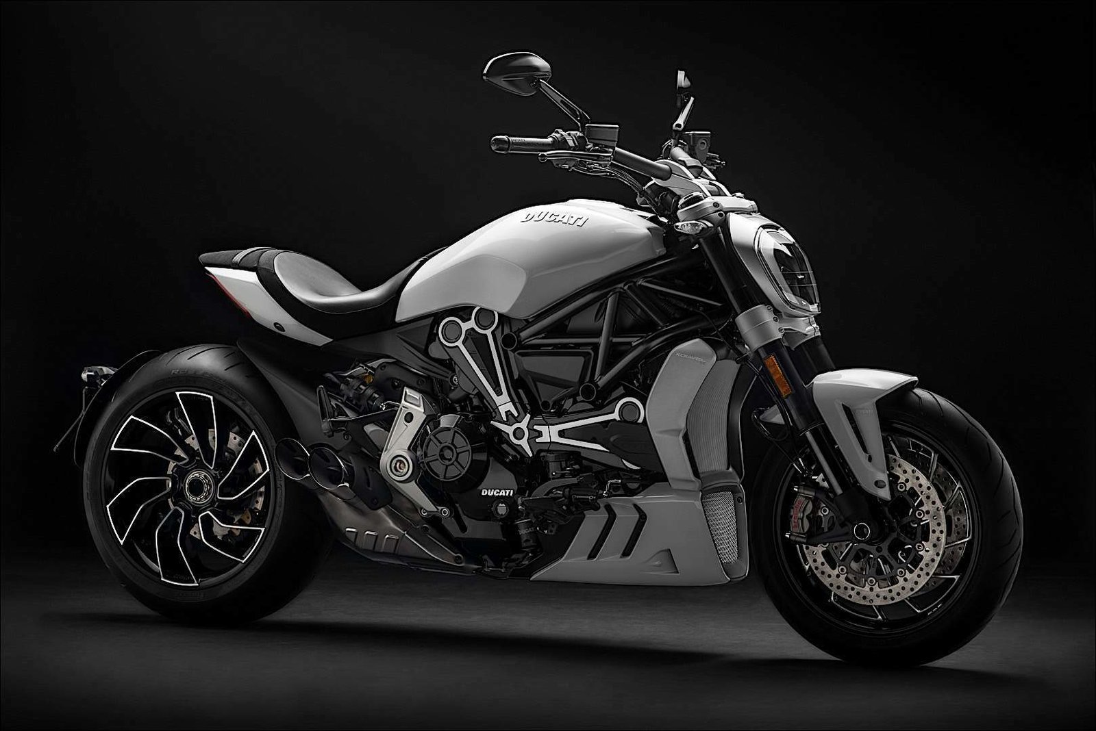 Ducati XDiavel_17_1.jpg