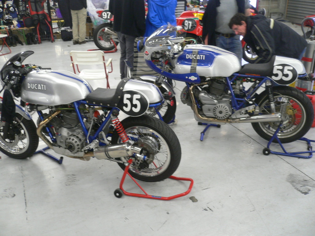 Ducati_900SS_55_pit_1.jpg