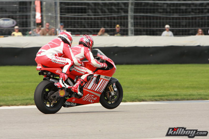 ducati_two_seater_1.jpg