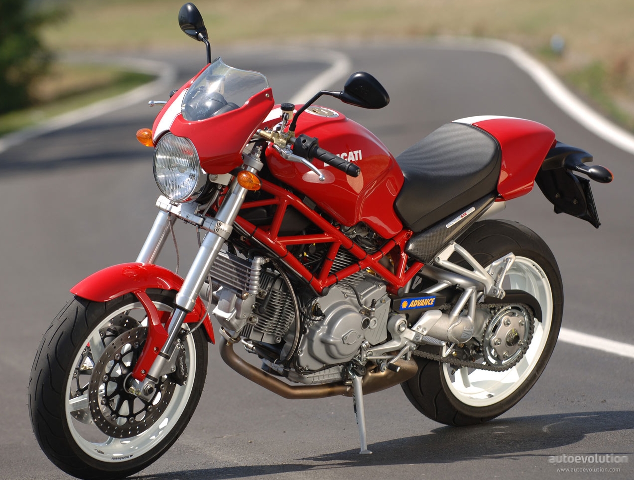 DUCATIMonsterS2R1000-113_9.jpg