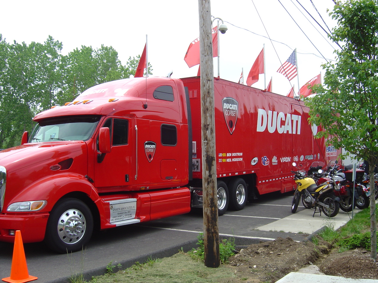 Ductruck.jpg