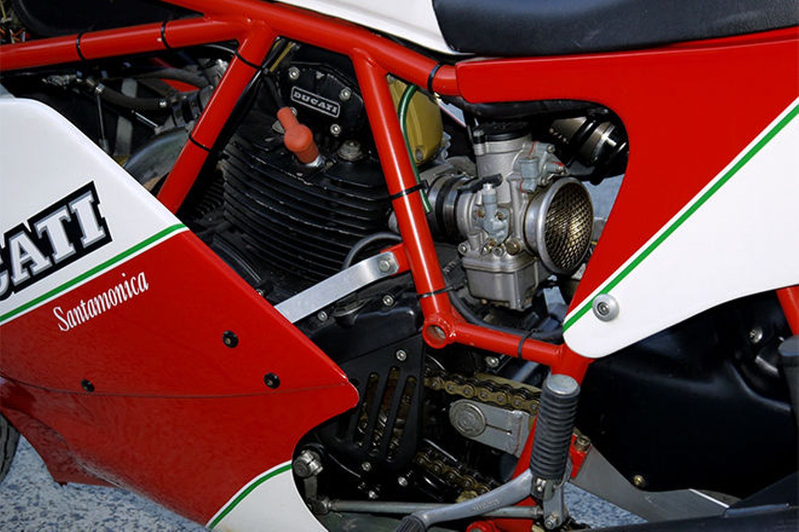 engine 1988-ducati-750-f1-santamonica-motorcycle-ltd-edition.jpg