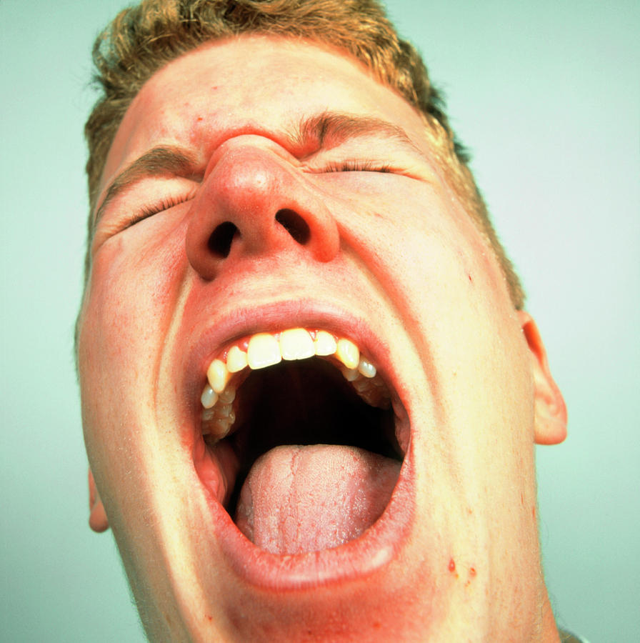 face-of-a-man-screaming-in-pain-or-rage-sheila-terryscience-photo-library.jpg