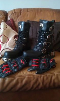 gloves and boots.jpg