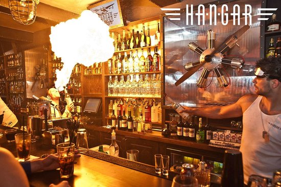 hangar-bar-praha.jpg