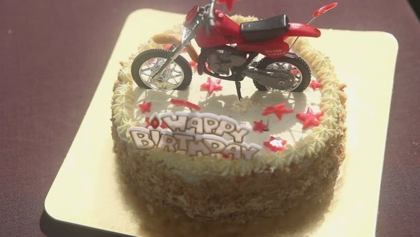 happy-birthday-motorbike-cake.jpg