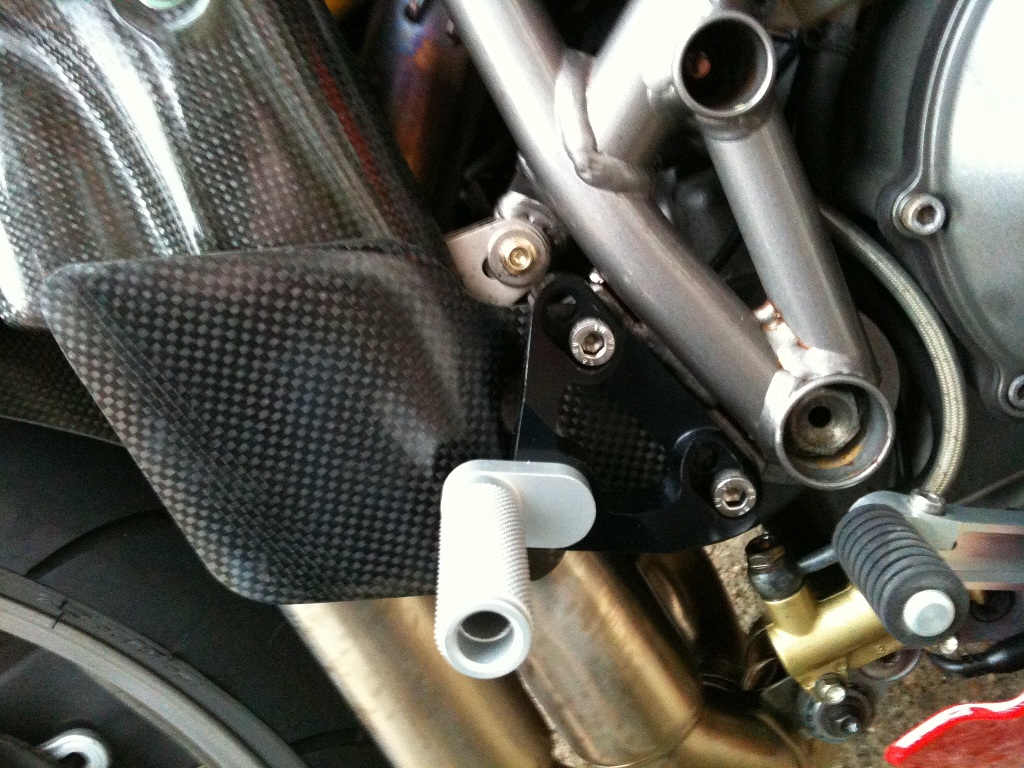 Heel Plates Corse Rearsets 2.JPG