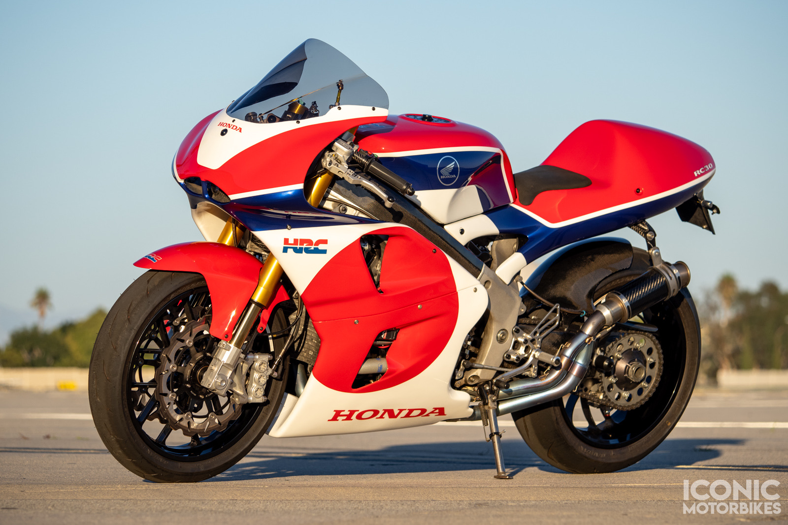 Honda-RC30-Custom-Front-Left-Featured.jpeg