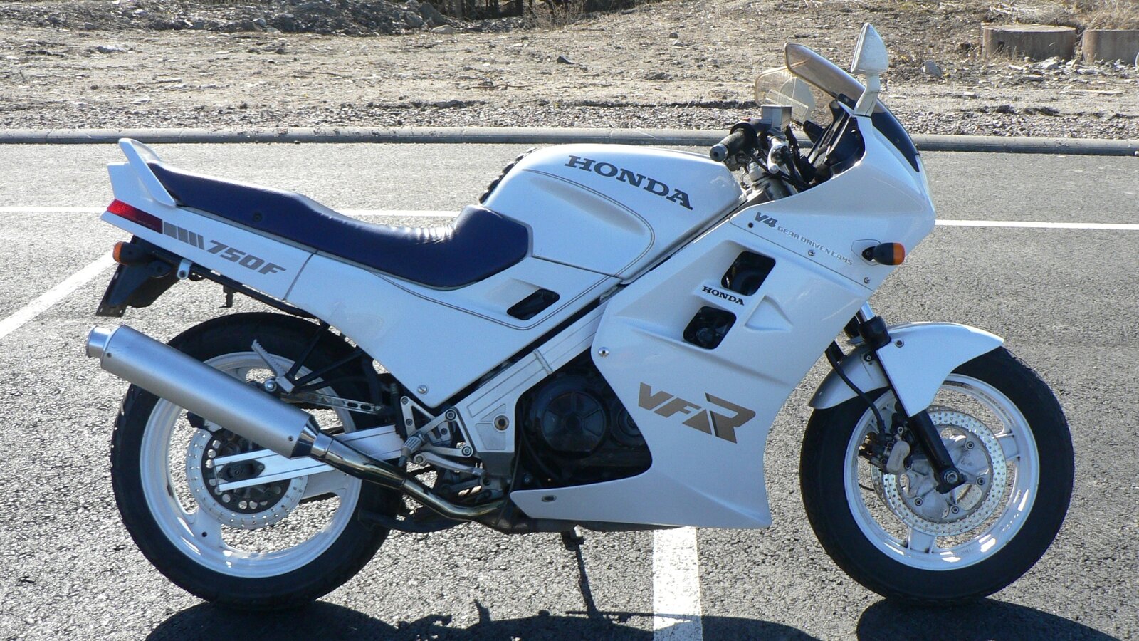 Honda_VFR_750_F_1987.JPG