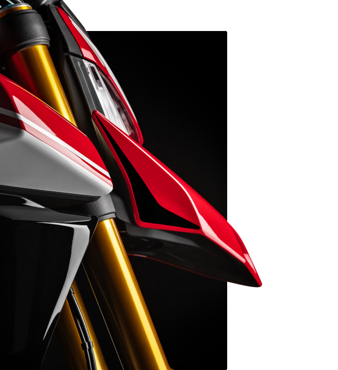 Hypermotard-950-SP-MY19-Design-01-Carousel-Img-677x740.jpg