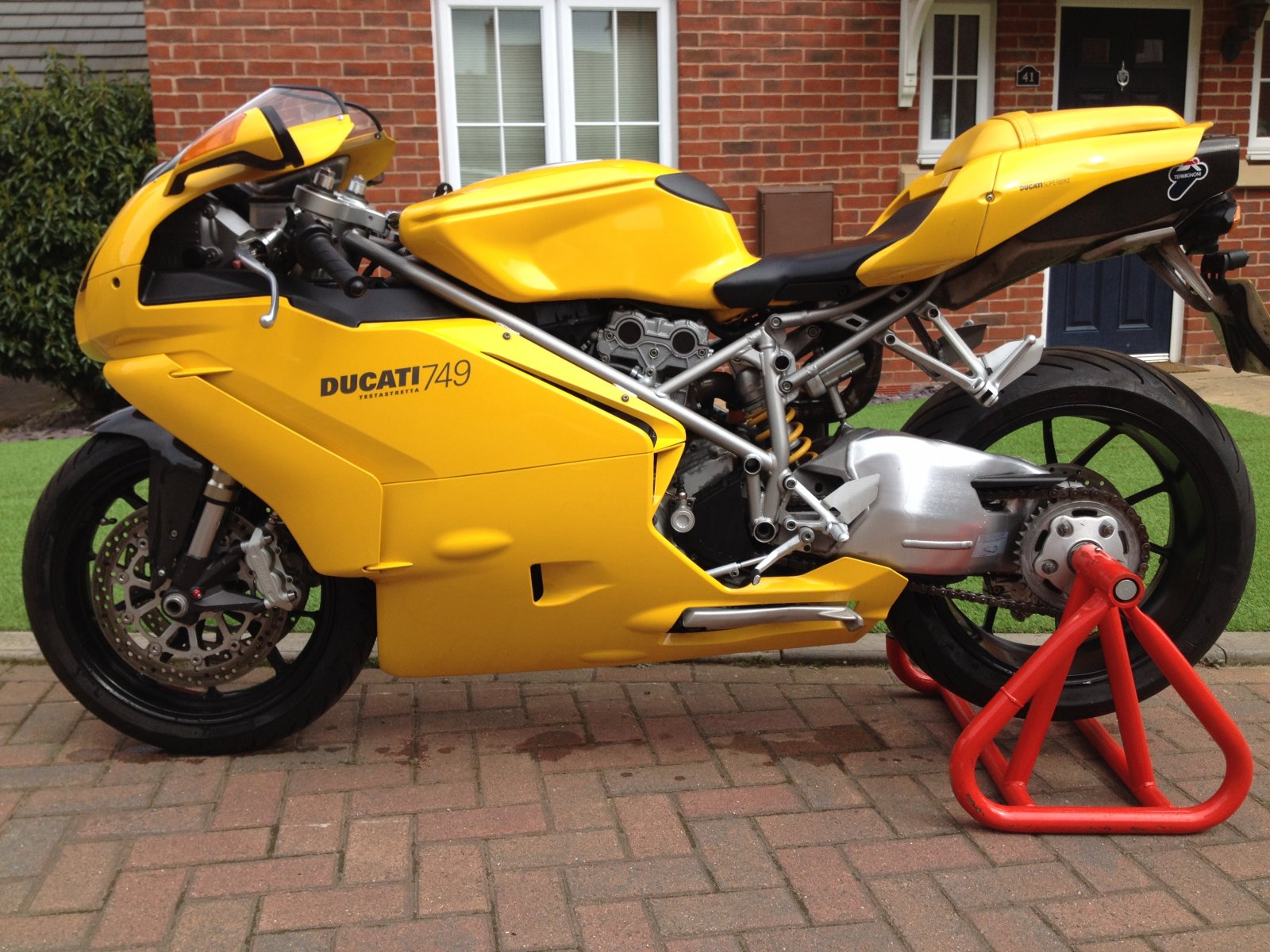 ducati single swing arm